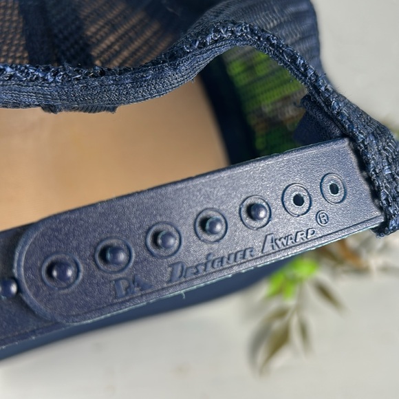 University of Michigan VTG Style Distressed logo Michigan Trucker Style Hat - Picture 6 of 10